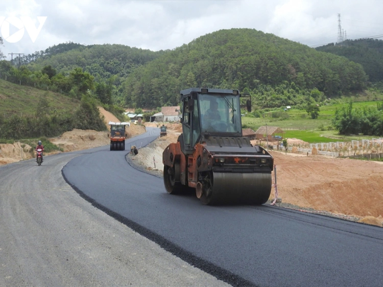 Xây dựng các công trình giao thông